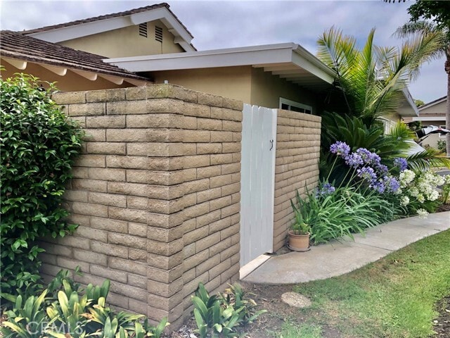 Building Photo - 5461 Bonanza Dr