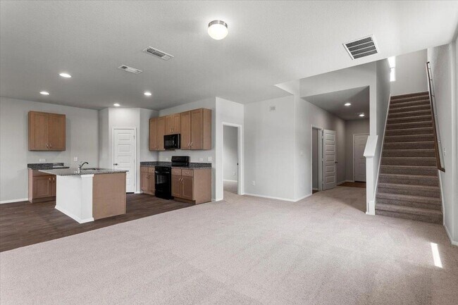 Building Photo - 13300 Riding Dr