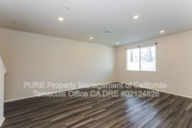 Building Photo - 28240 Heirloom Dr