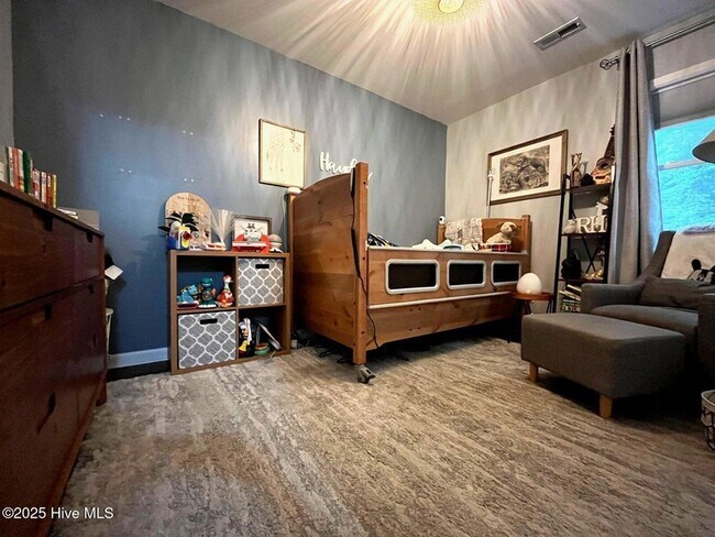 Building Photo - 375 Midland Rd