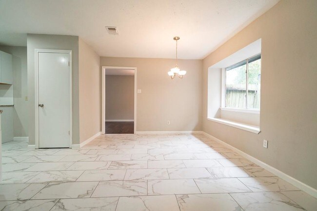Building Photo - 2314 Pebbledowne Cir
