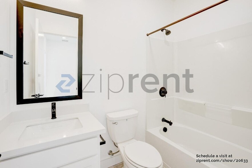 Building Photo - 2203 Versaro Dr