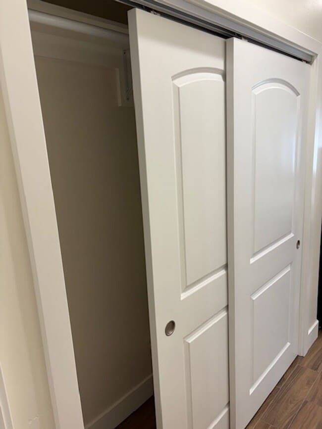 Building Photo - 609 Sunset Dr