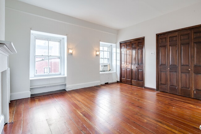 Building Photo - 331 S 18th St