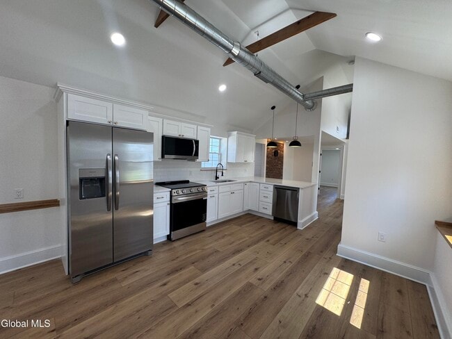 Building Photo - 675 Mac Elroy Rd