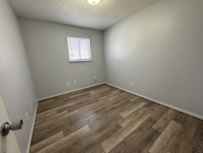Building Photo - WAIT… THIS 2 BEDROOM APARTMENT HAS A BALCONY?!