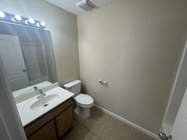 Building Photo - 814 Sevier St