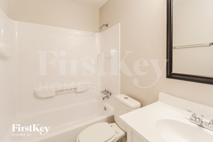 Building Photo - 401 Hemlock Dr