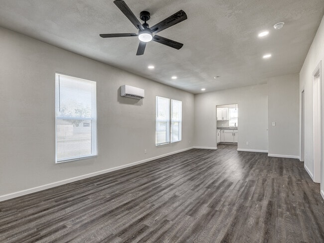 Building Photo - 146 N Donald Ave