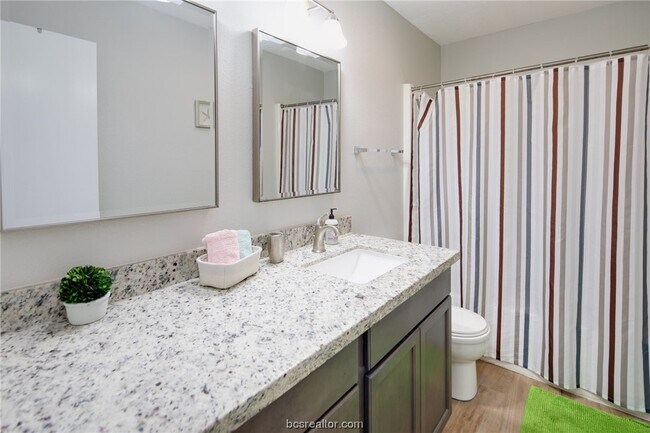 Building Photo - 2501 Longmire Dr