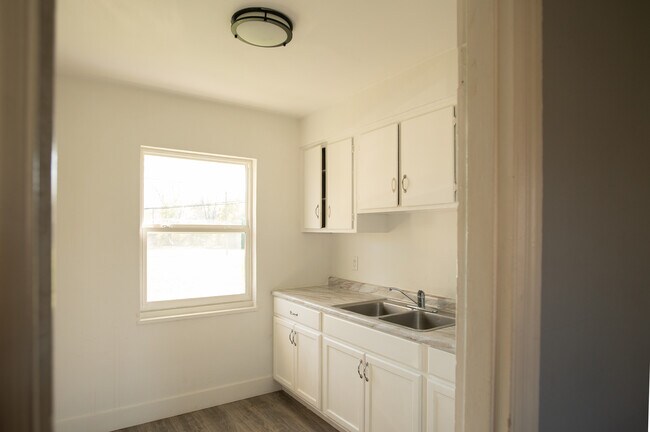 Building Photo - 3668-3674 Karwin Dr