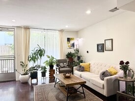 Building Photo - 11652 Chenault St