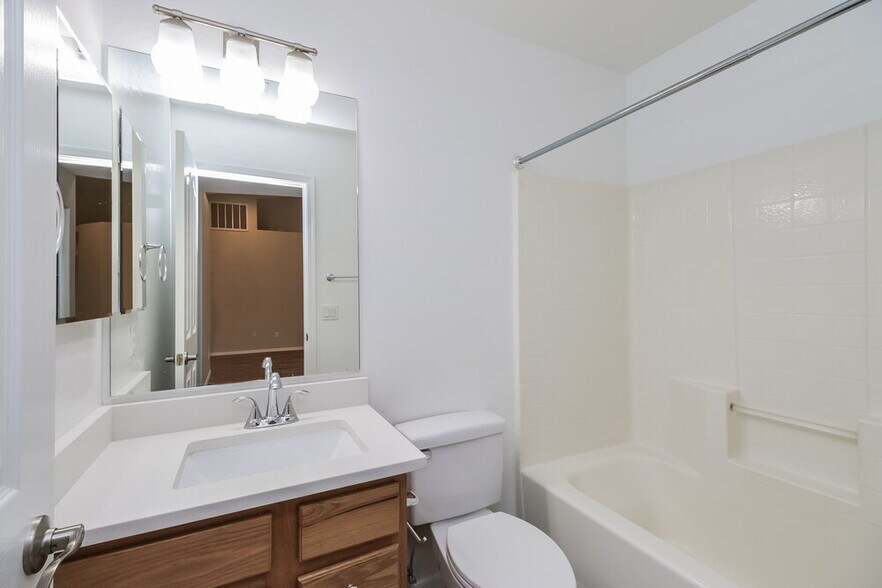 Building Photo - 4890 E Shapinsay Dr