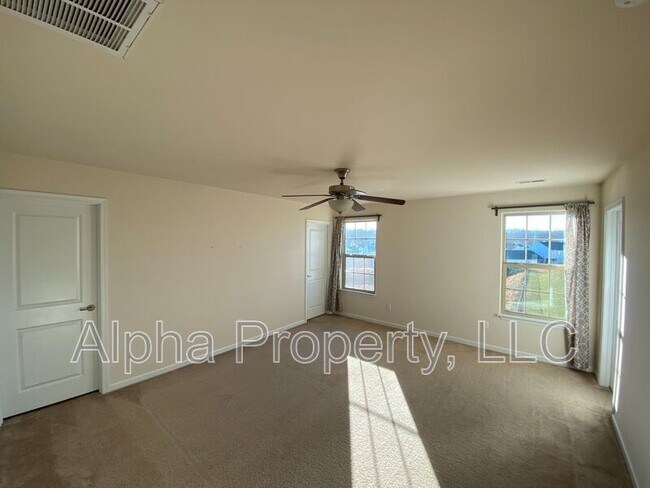 Building Photo - 308 Corday Ln