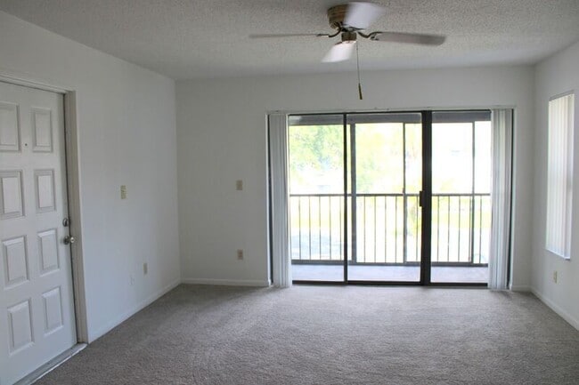 Building Photo - 952 Courtyard Ln