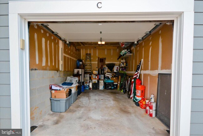 Building Photo - 7013C Birkenhead Pl