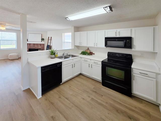 Building Photo - 1113 Annie Oakley Dr