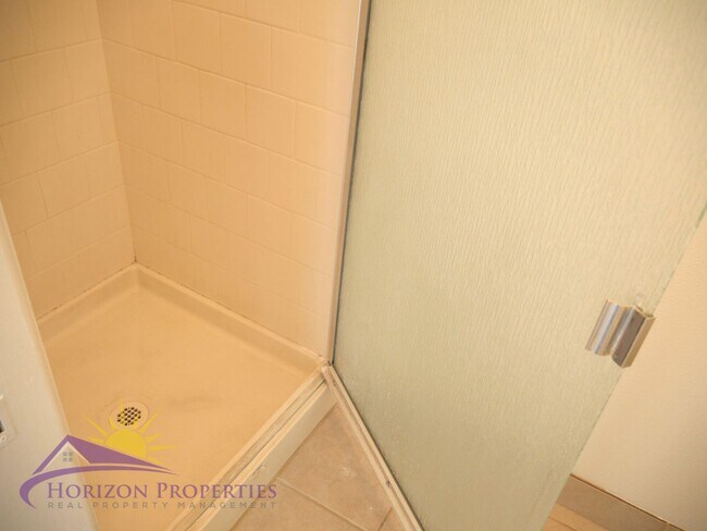 Building Photo - 3 Bed 2.5 Bath 1,380 sqft Townhome in Carm...