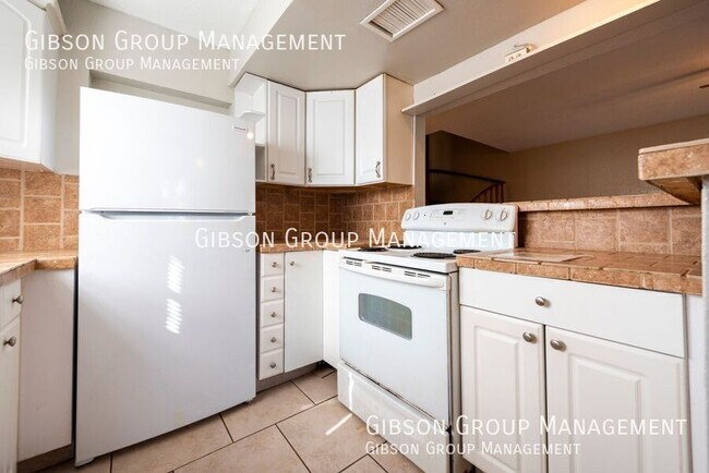 Building Photo - 1240 NW 6th Ave