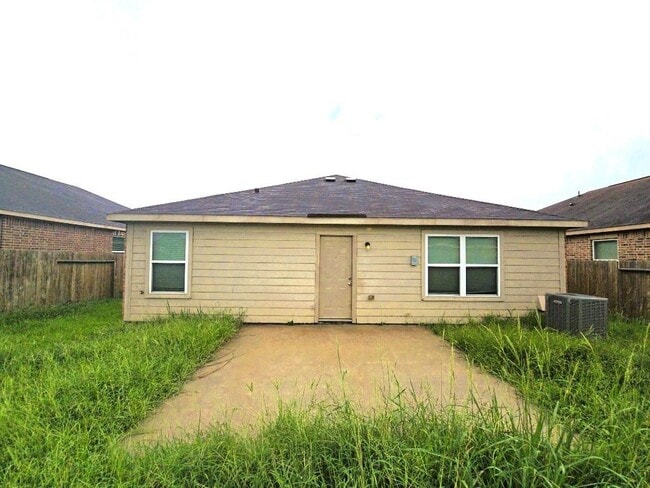 Building Photo - 1615 Pink Stone Dr