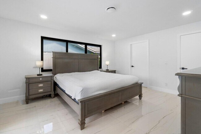 Building Photo - 1200 SW 8th St