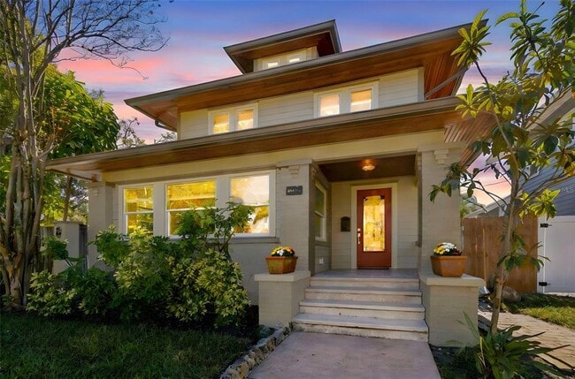 Building Photo - 344 21st Ave NE