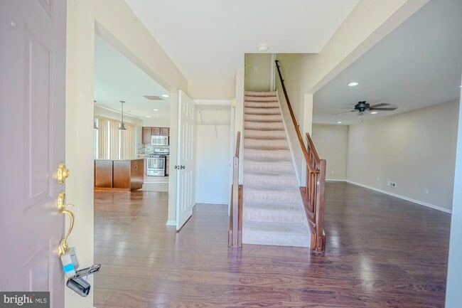 Building Photo - 3908 Grenwich Ln