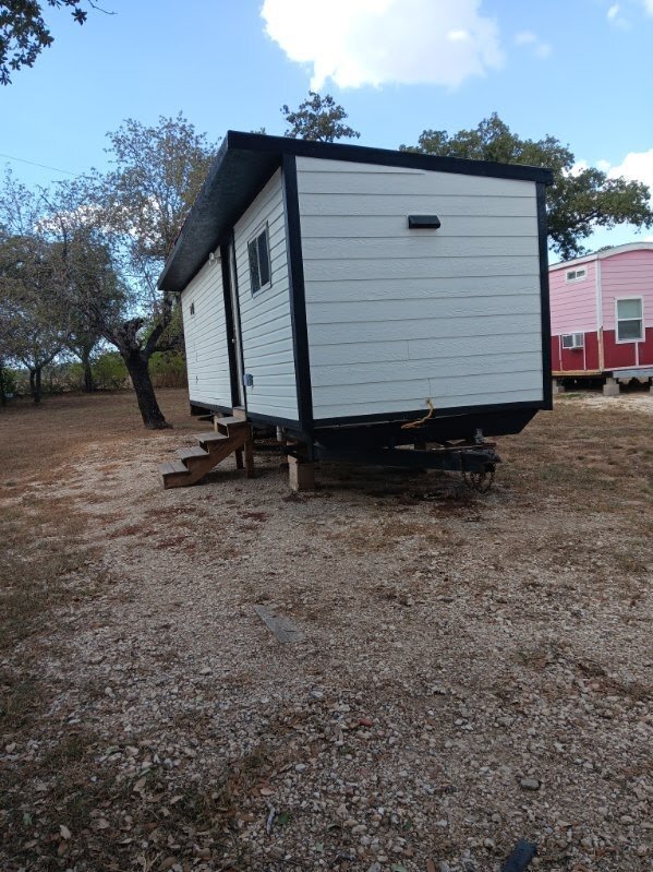 Building Photo - 685 Englehart