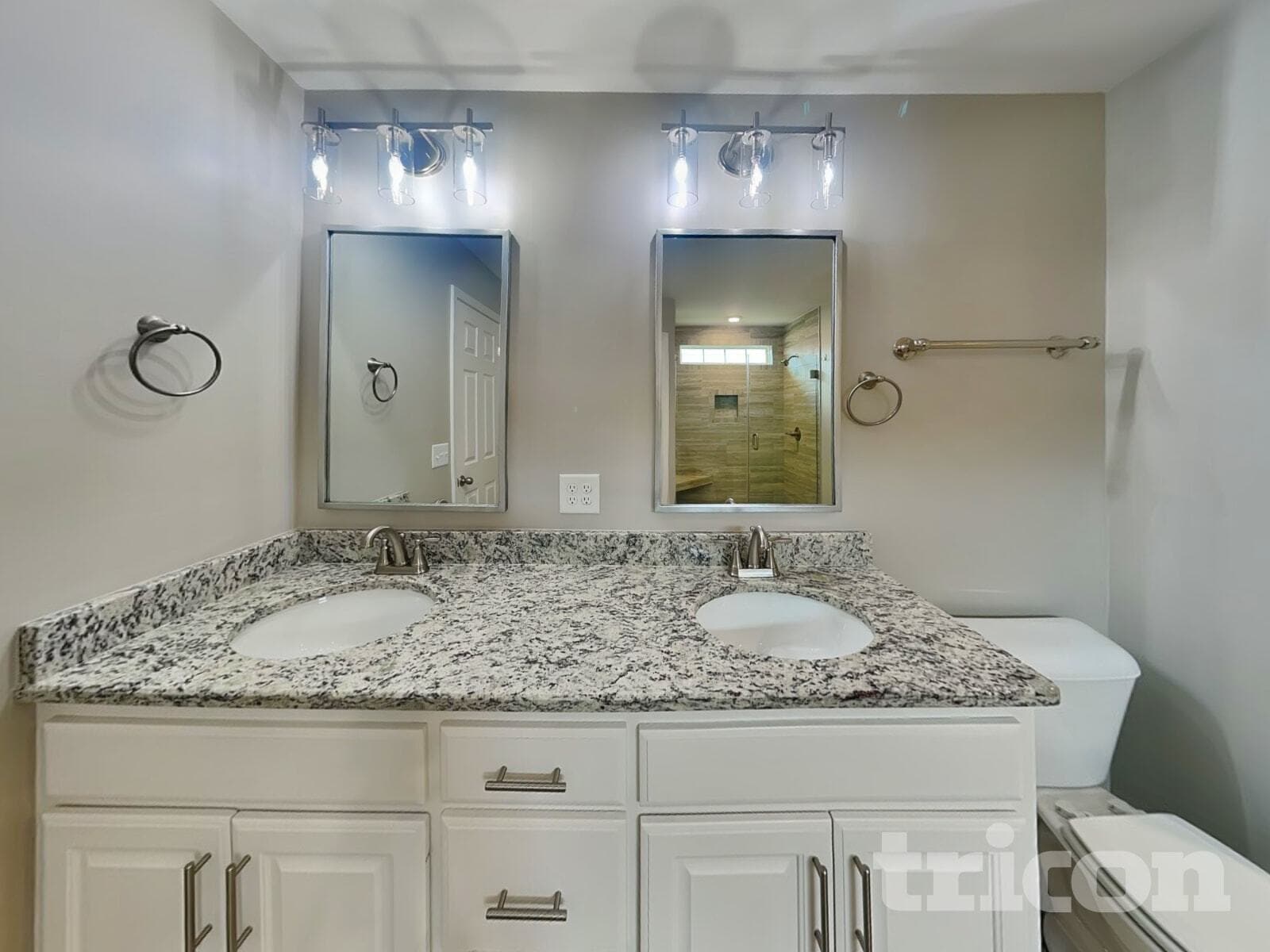 Building Photo - 424 Mya Marie Dr