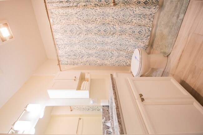 Building Photo - 1008 Tremont St