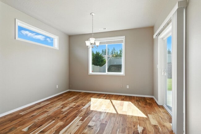 Building Photo - 7029 S Woodhaven Dr