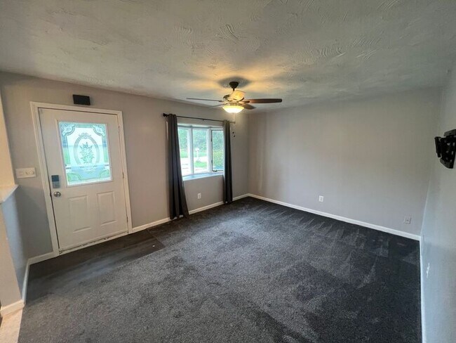 Building Photo - 9433 Sylvia St