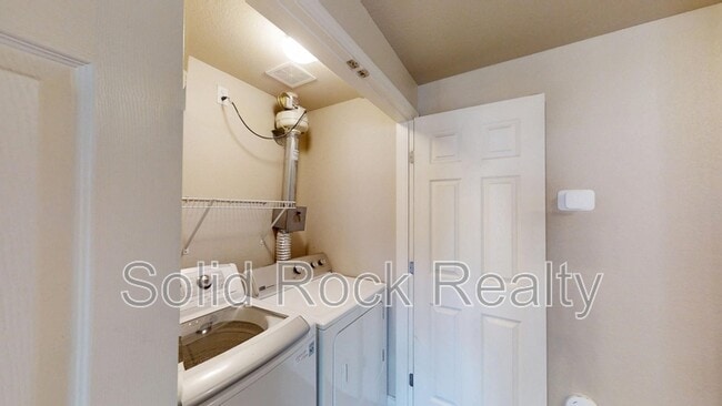 Building Photo - 7045 Ash Creek Heights