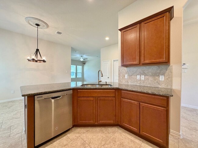 Building Photo - 908 Arvada Dr