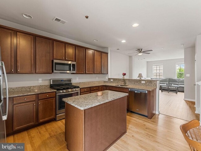 Building Photo - 1126 Munyon Dr