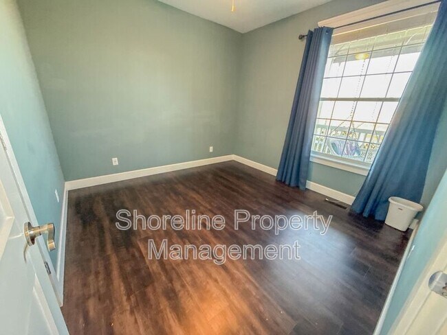 Building Photo - 18165 N Midland Blvd