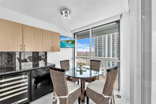 Building Photo - 16485 Collins Ave