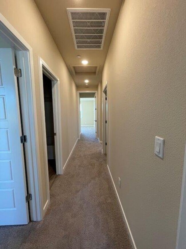 Building Photo - Great Galt 3 Bedroom