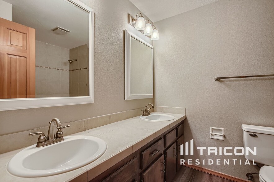 Building Photo - 515 SW 328th Ct