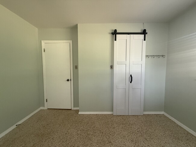 Building Photo - 2803 Smilax Ave