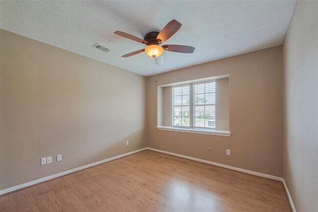 Building Photo - 14911 Sun Harbor Dr