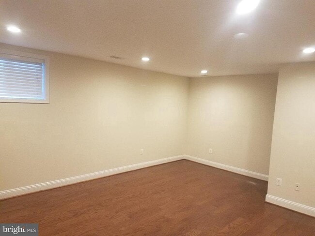 Building Photo - 1152 Wimbledon Dr