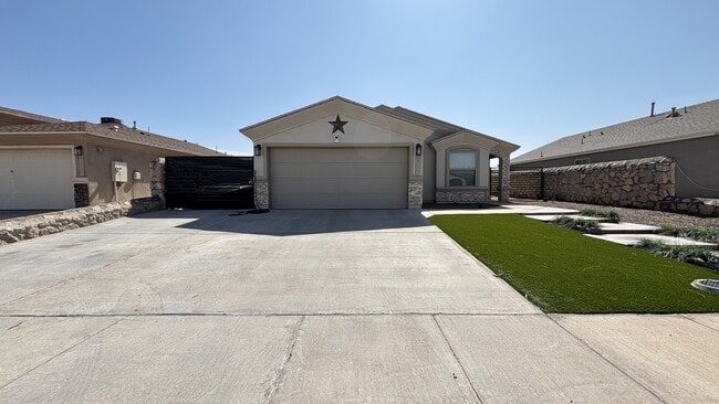 Building Photo - 11613 Flor Galatea Wy