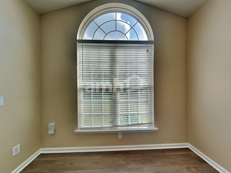 Building Photo - 186 Willow Point Cir
