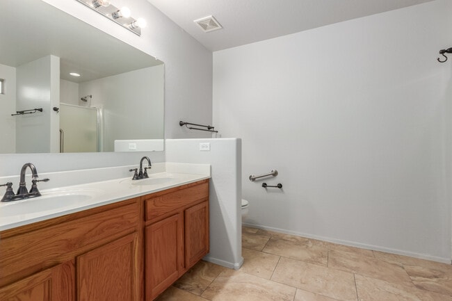 Building Photo - 2574 E Meadow Mist Ln