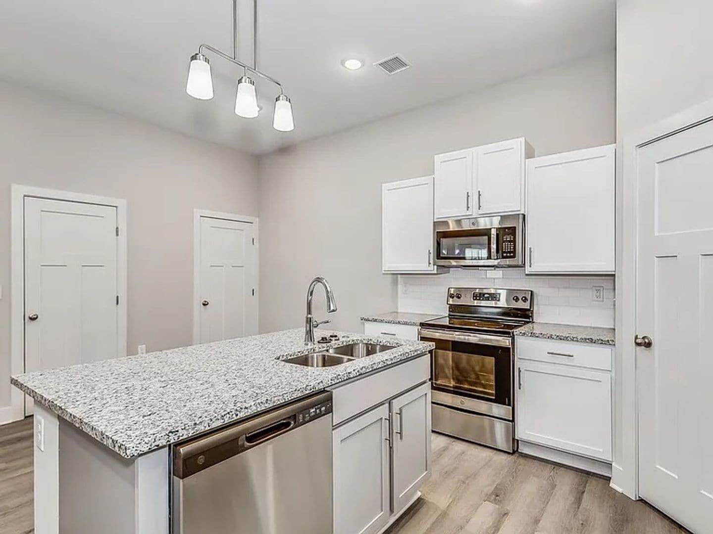 Building Photo - 3520 W 45th St S