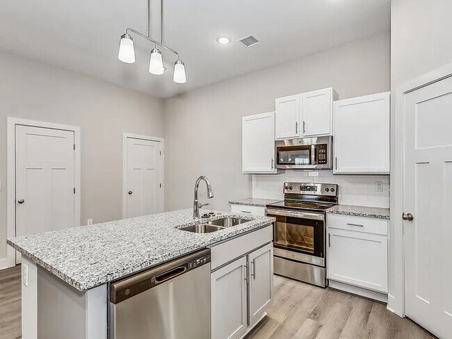 Building Photo - 3604 W 45th St S