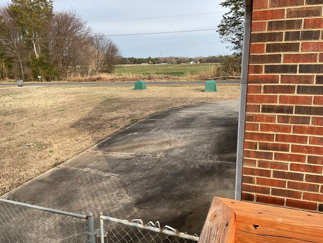 Building Photo - Home For Rent in Crouse NC