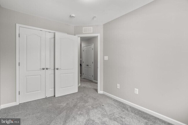 Building Photo - 9442 Adelaide Ln
