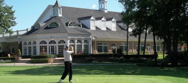 Building Photo - Shelby Township Townhouse -3 Bedrooms, 2.5 Baths, 2-Car attached garage, 1885 SF